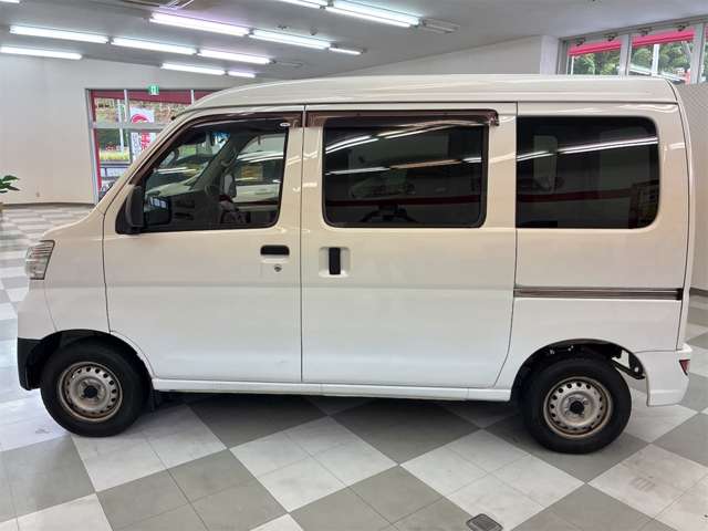Daihatsu Hijet Cargo 11