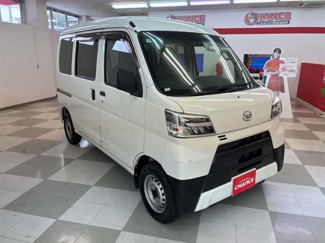 Daihatsu Hijet Cargo 6