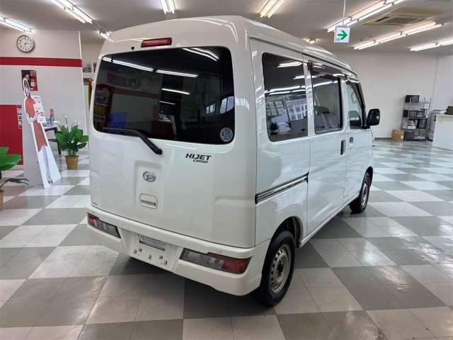 Daihatsu Hijet Cargo 8