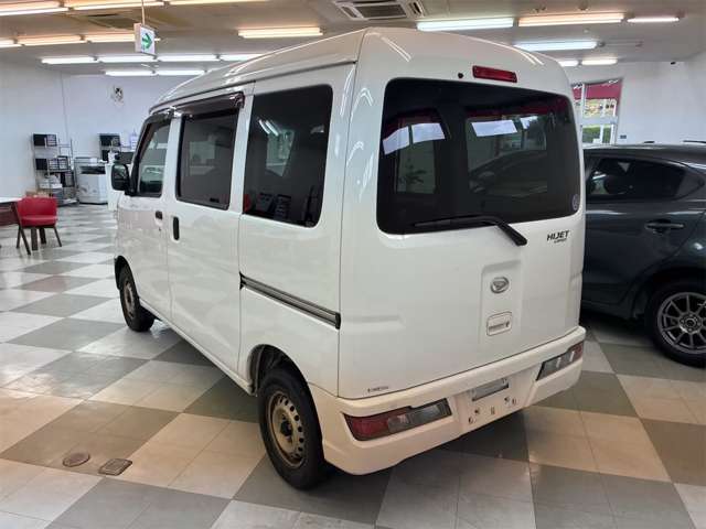 Daihatsu Hijet Cargo 10