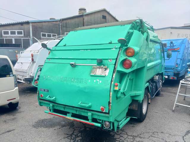 Isuzu Elf 3