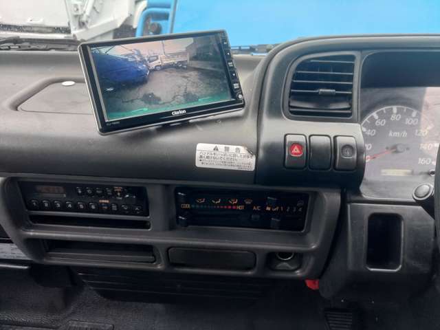 Isuzu Elf 9