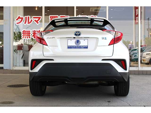 Toyota C-HR 12