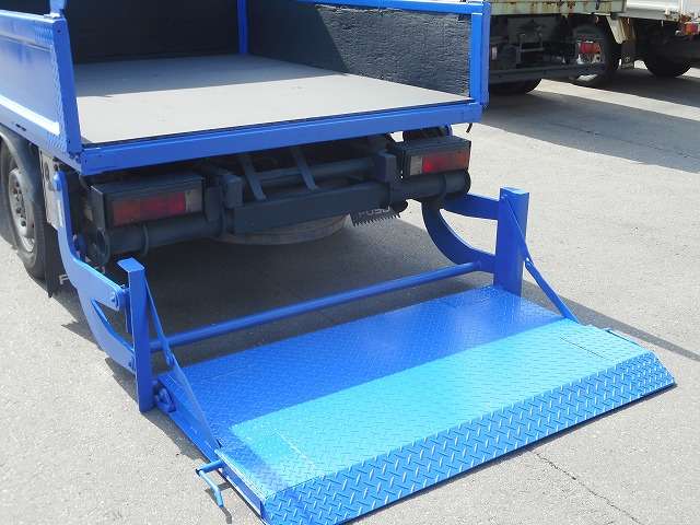 Mitsubishi Fuso Canter Guts 12