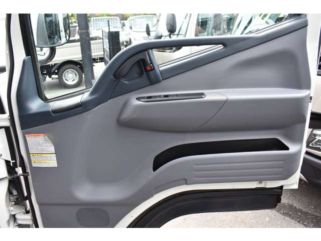 Mitsubishi Fuso Canter 9