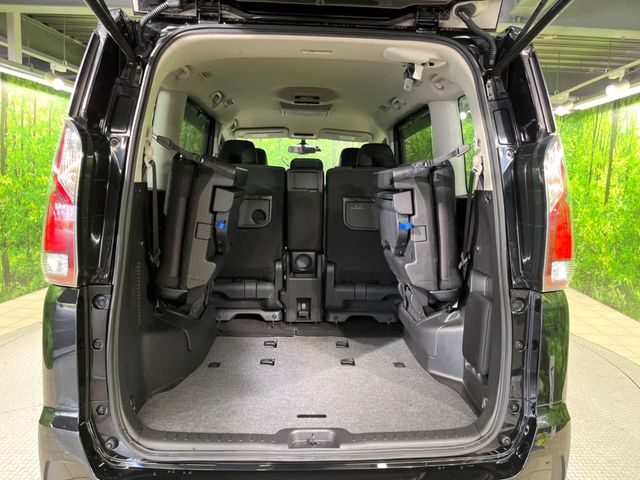 Nissan Serena 11