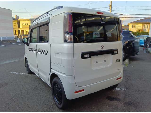 Suzuki Spacia Base 8