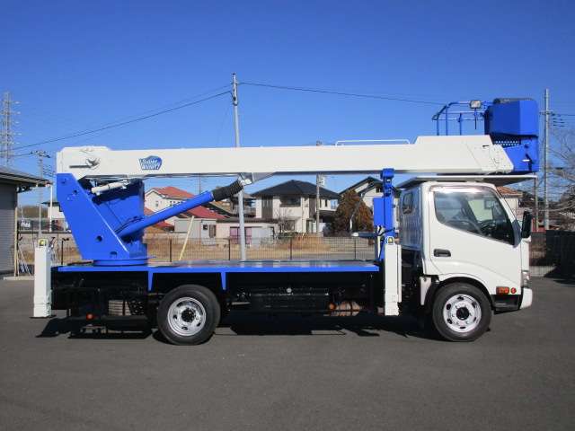 Hino Dutro 5