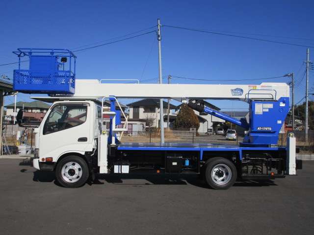 Hino Dutro 6