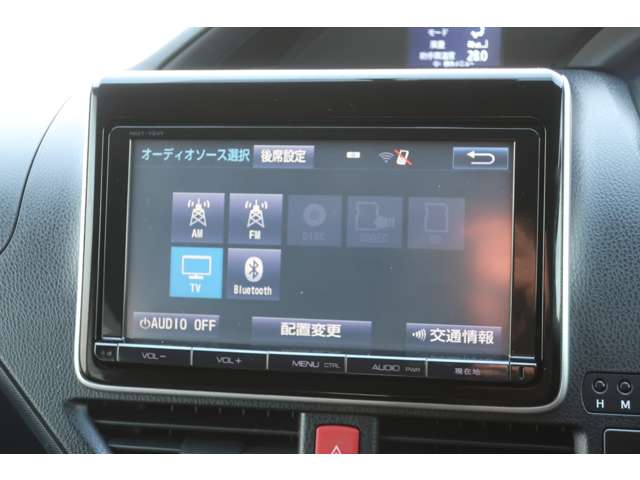 Toyota Voxy 2