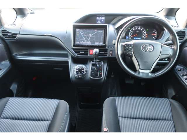 Toyota Voxy 9