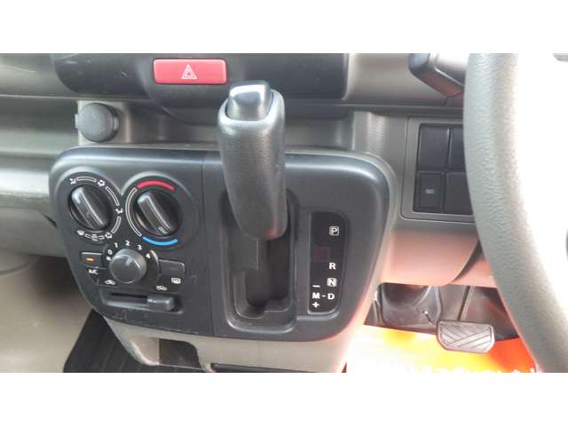 Nissan NV100 Clipper 10