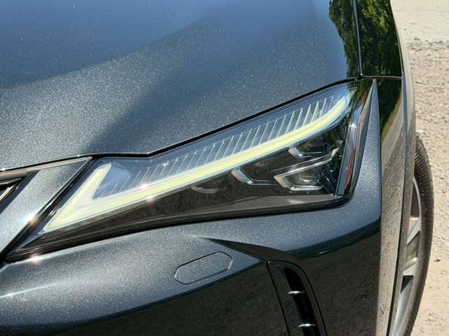 Lexus UX 7