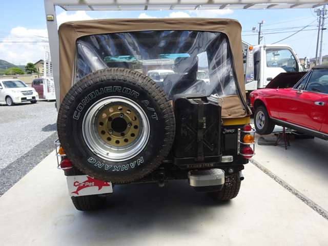Mitsubishi Jeep 9