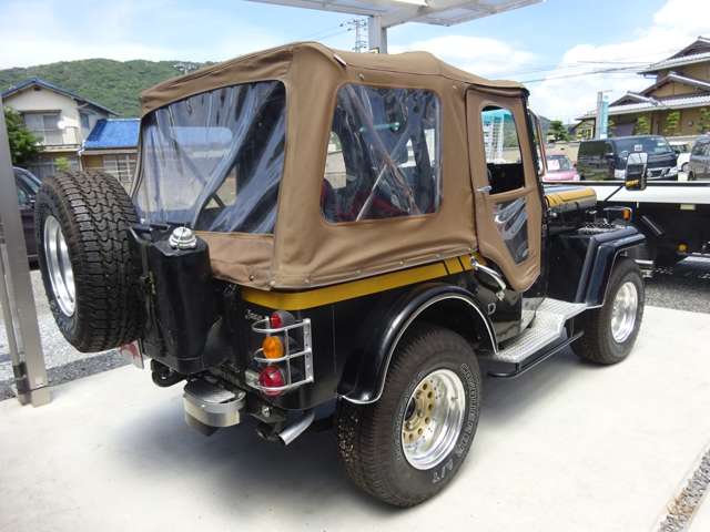 Mitsubishi Jeep 10