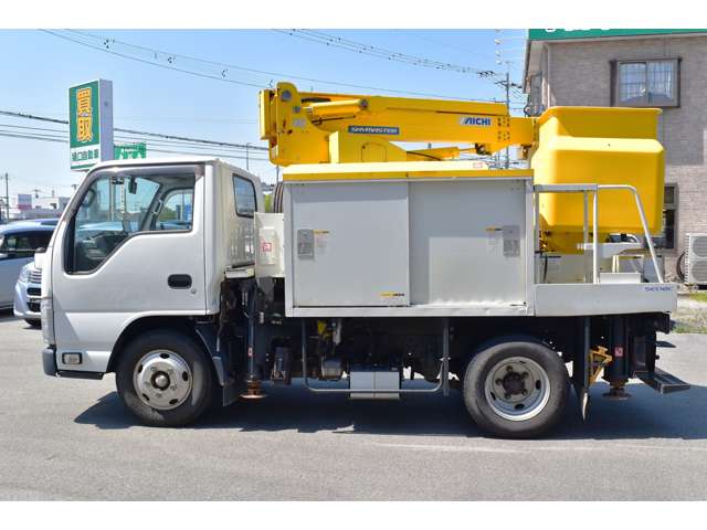 Isuzu Elf 8