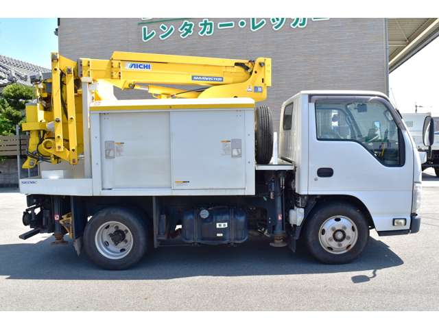 Isuzu Elf 9