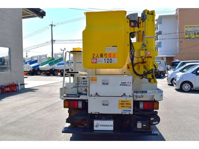 Isuzu Elf 10