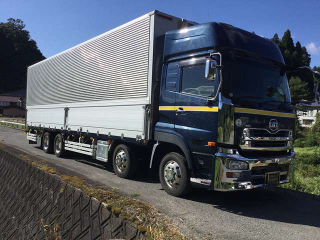 UD Trucks Quon 8