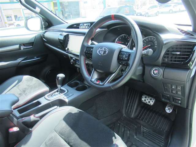Toyota Hilux 11