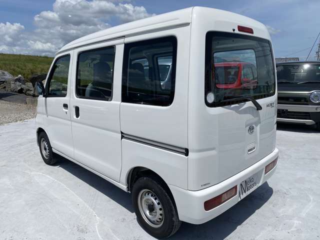 Daihatsu Hijet Cargo 10
