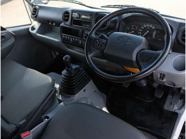 Hino Dutro 3