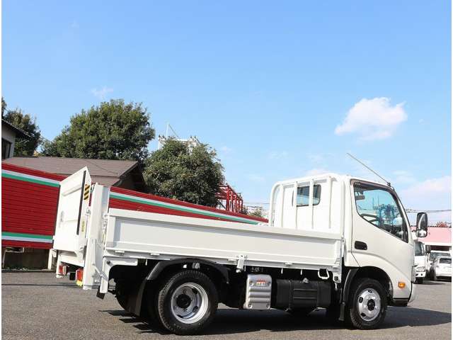 Hino Dutro 7