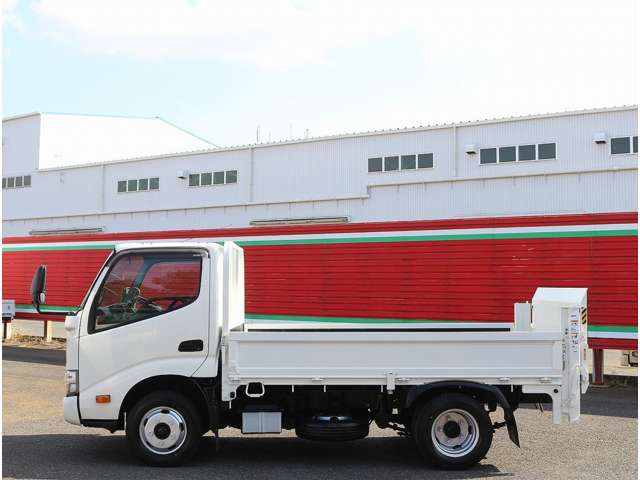 Hino Dutro 10