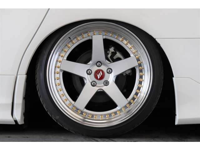 Toyota Alphard 3