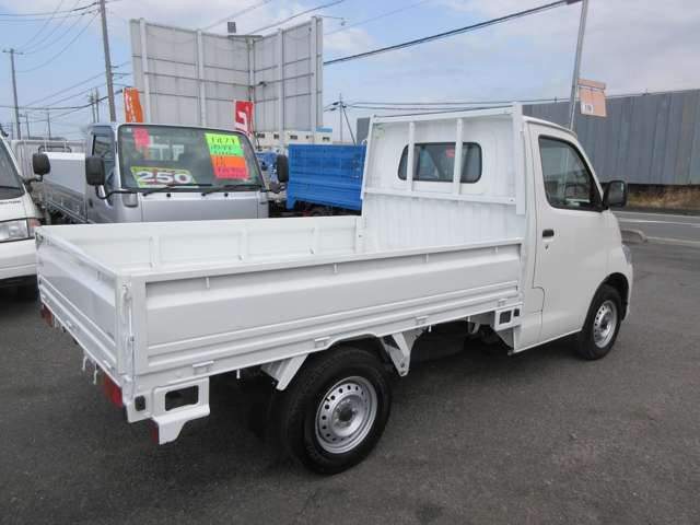 Mazda Bongo Truck 11