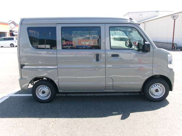 Suzuki Every 8