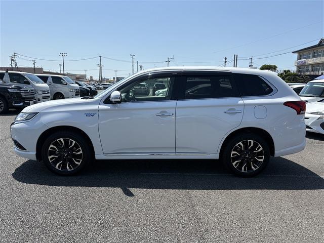 Mitsubishi Outlander PHEV 11