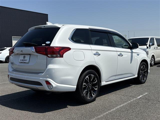 Mitsubishi Outlander PHEV 5