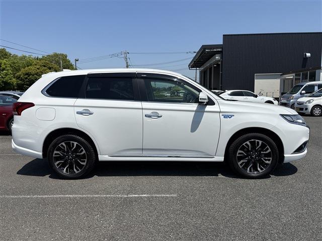 Mitsubishi Outlander PHEV 8