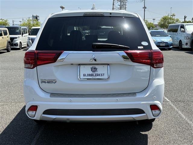 Mitsubishi Outlander PHEV 9