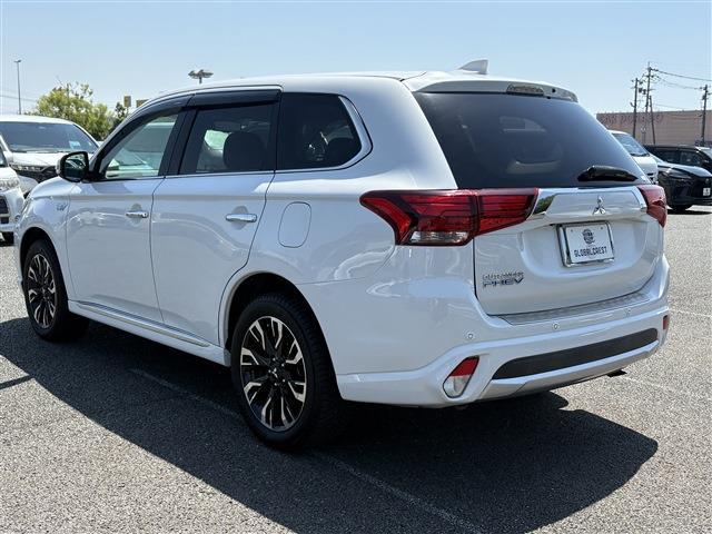 Mitsubishi Outlander PHEV 10