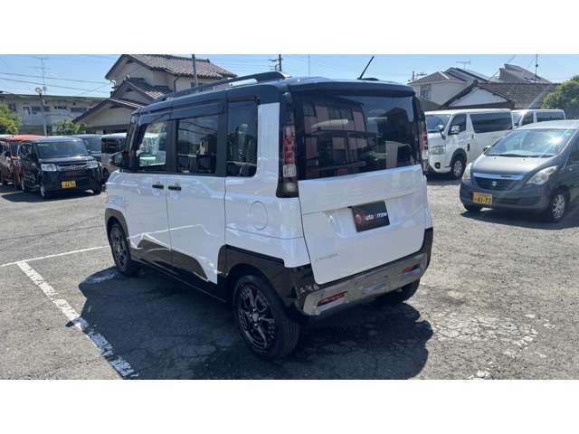 Mitsubishi Delica Mini 8