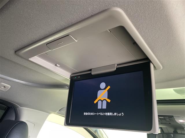 Toyota Vellfire 3