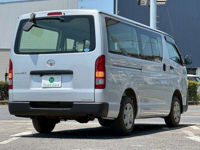 Toyota Regius Ace 4