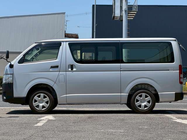 Toyota Regius Ace 6