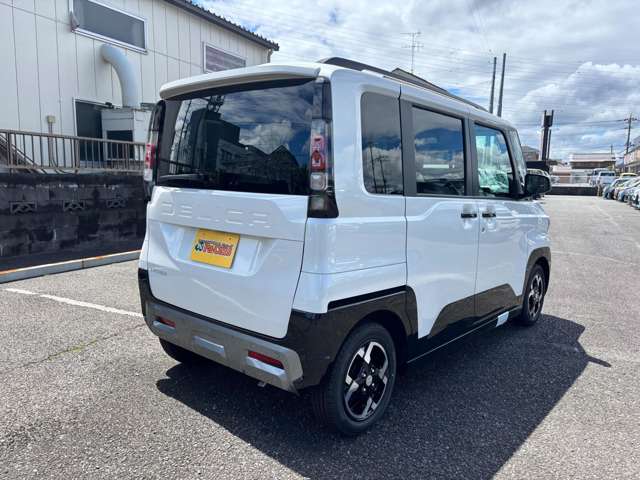 Mitsubishi Delica Mini 8