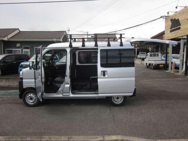 Daihatsu Hijet Cargo 11