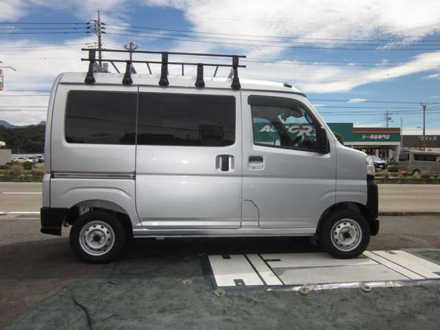 Daihatsu Hijet Cargo 12