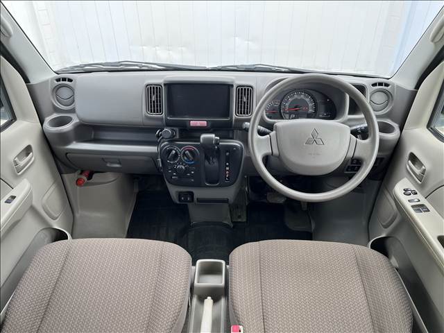 Mitsubishi Minicab Van 2