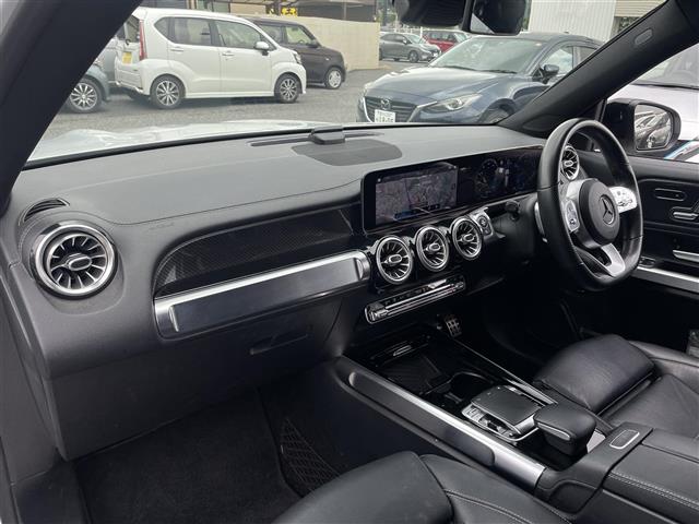 Mercedes-Benz GLB 12
