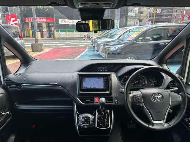 Toyota Esquire 4