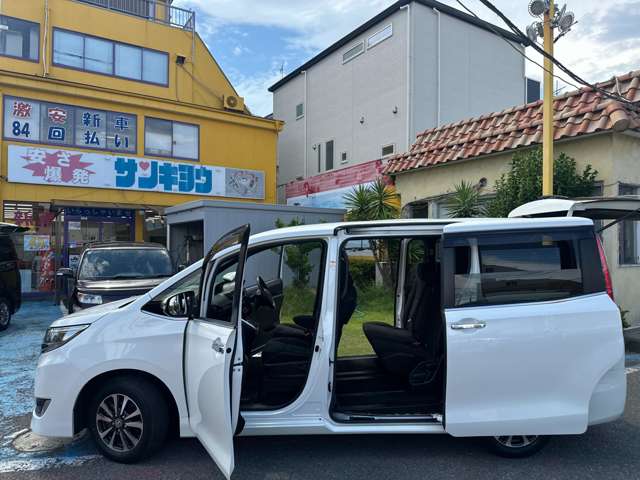 Toyota Esquire 7