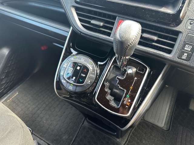 Toyota Esquire 10