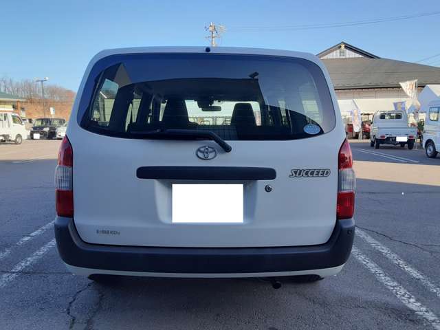 Toyota Succeed Van 7