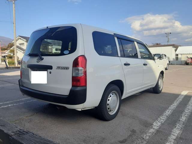 Toyota Succeed Van 8